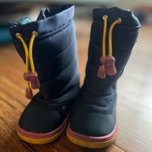 Ten Little Snow Boots – Kids Size 8 – GUC (Waterproof + Insulated)